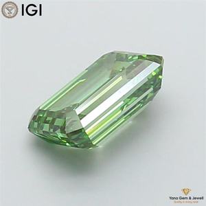 Diamant de 2,00 carats, taille émeraude, couleur vert vif fantaisie, clarté VS2, certifié IGI, cultivé en laboratoire CVD, pour sertissage de bague solitaire - Product Image 3