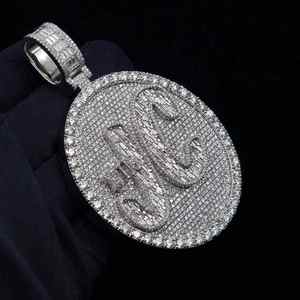 Pendentif Hip Hop Unisexe Personnalisé en Argent 925 Plaqué Rhodium avec Moissanite Ronde Brillante et Lettre Givrée, Motif Religieux - Product Image 4
