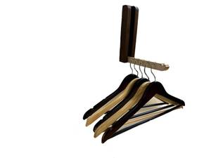 Estante de madera con múltiples ranuras para colgar perchas, soporte plegable de pared hecho a mano, organizador decorativo de lujo. - Product Image 1