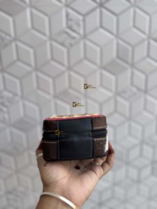 Hot Sale Genuine Leather <b>Jewellery</b> Compact Case Embroidered <b>Vintage</b> Hand Tooled Leather Lightweight All Seasons Accessory Holder - Product Image 3