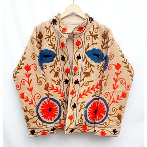 Chaqueta Suzani Beige Claro Hecha a Mano en TNT, Abrigo de Invierno para Mujer, Chaqueta Corta de Tela TNT Suzani - Product Image 1