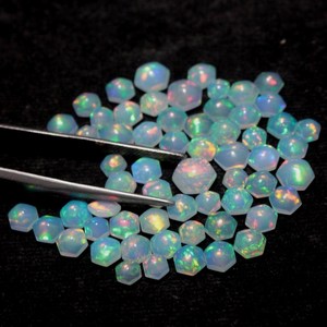 Opale Cabochon Coupe Hexagonale Opale Naturelle d'Éthiopie 4-7mm Pierre Précieuse Libre Effet de Couleur et Multifaisceau de Feu pour Bagues Boucles d'Oreilles Pendentifs - Product Image 5