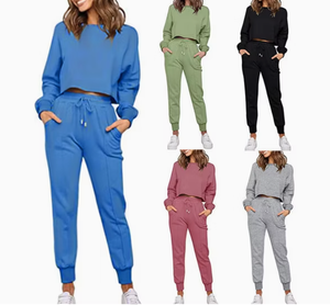 Conjunto Deportivo de 11 Piezas para Mujer, Chándal Corto de Alta Calidad, Color Negro - Product Image 1