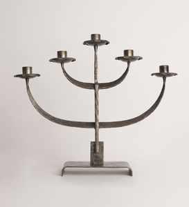 Candélabre à 5 lumières en fer forgé fait main, finition étain antique, support de bougies coniques en métal martelé, centre de table - Product Image 4