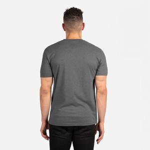 T-shirt à manches courtes col rond en jersey fin pour homme, vêtements personnalisés de haute qualité en tissu triblend - Product Image 4