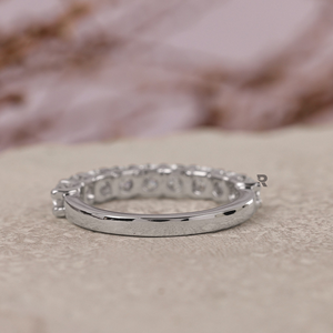 Anillo de media eternidad con 9 diamantes redondos cultivados en laboratorio, en oro de 14K o 18K - Anillo de eternidad curvo con racimo para mujer - Product Image 4