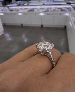 Bague de fiançailles solitaire avec diamant rond de 5 carats cultivé en laboratoire, or 14 carats, pour demande en mariage, certifiée IGI - Product Image 5