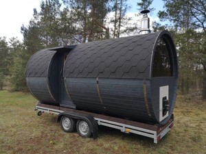 Sauna en bois naturel monté sur remorque avec verrière panoramique, résistant aux intempéries, avec toit en tuiles vertes pour le glamping - Product Image 1