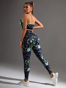 Conjunto Deportivo de Tres Piezas para Mujer, Leggings Transpirables, Sujetador Deportivo y Chaqueta, Ropa Deportiva para Entrenamiento - Product Image 5