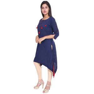 ชุดคุर्ตาผ้าฝ้ายสีน้ำเงินกรมท่าทรงตรงแบบอสมมาตรสำหรับผู้หญิง คอทรงกลม แขนสามส่วน ออกแบบมาเพื่อการสวมใส่ลำลองสไตล์ชาติพันธุ์ทั่วโลก - Product Image 4