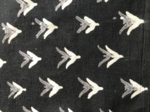 ผ้าฝ้ายพิมพ์ลายบล็อกสีดำและสีขาว ลายบูติแบบมินิมอล |   ตลาดขายส่งเจียปุร์ - Product Image 3