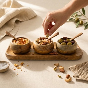Ensemble de bols à condiments en bois de manguier faits à la main avec plateau de service et 3 cuillères – Serveur de sauces et d'assaisonnements écologique pour table de restaurant - Product Image 5