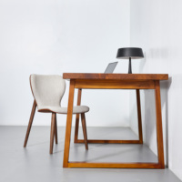 Bureau d'ordinateur moderne en teck, tendance, confortable, durable et écoresponsable, avec 1 tiroir et pieds trapézoïdaux, fabrication indonésienne.