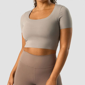 Camiseta Deportiva de Compresión para Mujer, OEM, Absorbe el Sudor, Color Personalizado, Cuello Profundo, Diseño Corto, Manga Corta - Product Image 1