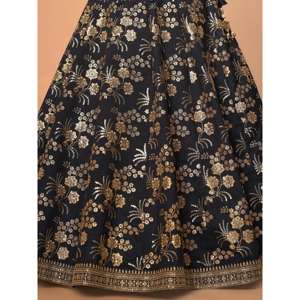 Ropa de boda de color negro hipnótico bordado satén Lehenga Choli - Product Image 2