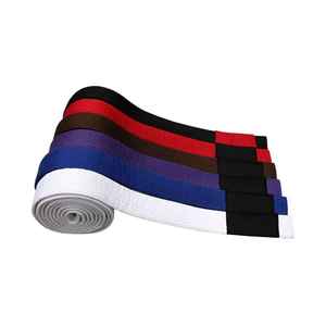 Fabricant de ceintures BJJ personnalisées, coutures durables, 100% coton, 220g, légères, disponibles dans toutes les couleurs de ceintures : blanc, bleu - Product Image 1