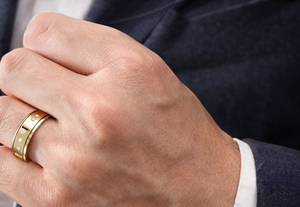 Anillo de Boda Unisex de Lujo en Oro Amarillo de 18K con Diamantes Cultivados en Laboratorio, Corte Brillante Redondo, con Piedras de 0.15ct - Product Image 2