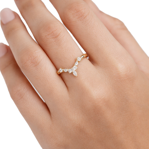 Bague de fiançailles en or massif 18 carats certifiée IGI avec diamant de laboratoire taille marquise et rond, bague courbée en grappe, bague de fiançailles empilable Chevron - Product Image 5