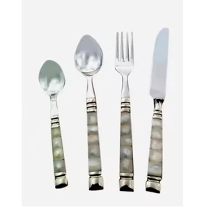 ช้อนโลหะตกแต่งดีไซน์เรียบง่าย พร้อมด้ามจับฝังกระดูก แกะสลักด้วยมือ สำหรับใช้บนโต๊ะอาหาร - Product Image 1