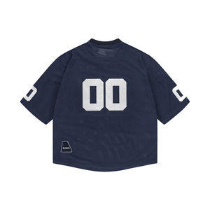 เสื้อเจอร์ซีย์ตาข่ายแบบสั่งทำพิเศษ พิมพ์ลายตัวเลขขนาดใหญ่ สไตล์สตรีทแวร์ คอวี สำหรับผู้ชาย ระบายอากาศได้ดี ผลิตจากโพลีเอสเตอร์ รับผลิตแบบ OEM น้ำหนักเบา - Product Image 2