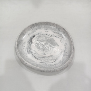 Plato de Resina Artístico Color Verde Azulado con Ondas de Mármol Acuático para Cocinas de Diseño, Hoteles y Comedores Sofisticados - Product Image 5