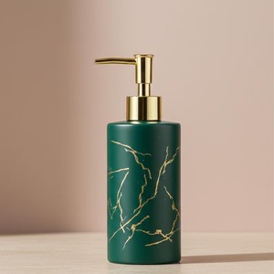 Dispensador de Jabón Estilo Mármol Blanco con Detalles Dorados para Decoración de Baños de Lujo, Ocasiones Festivas y Decoración de Baños para Huéspedes - Product Image 3