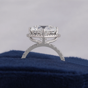 Anillo de Compromiso de Diamante Corte Corazón Platino con Diamantes Laterales, Joyería Clásica para Mujer con Certificación IGI - Product Image 2