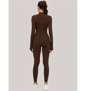 Mono de yoga cálido de una pieza con cuello alto y pierna ancha para otoño e invierno, con logo personalizado al por mayor, ideal para correr y fitness. - Product Image 2