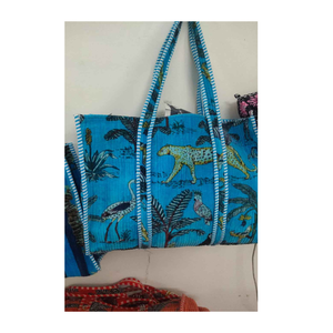 Bolsa de Mano de Terciopelo Estampado de Primera Calidad, Bolsa Acolchada con Estampado Indio, Bolsa de Compras Sostenible - Product Image 5