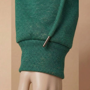 Haut court à capuche oversize pour femme, coupe épaules tombantes, respirant, imprimé, avec logo brodé sur le devant, style streetwear, hiver, 100% coton, tendance - Product Image 5