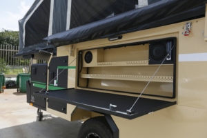 Remolque <span class=keywords><strong>de</strong></span> Camping Todoterreno 4x4 <span class=keywords><strong>de</strong></span> Alta Resistencia con Piso Rígido Plegable hacia Adelante y Suspensión Independiente - Product Image 2