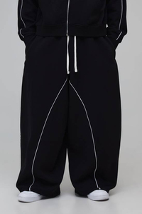 Ensemble survêtement homme bordeaux avec sweat à capuche zippé et pantalon de jogging coupe ample, passepoil contrastant, style streetwear - Product Image 2