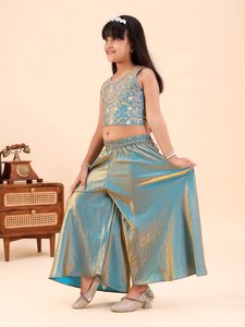 Ensemble haut sans manches brodé et pantalon palazzo pour filles, idéal pour les occasions festives et les soirées - Product Image 3