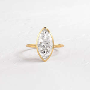 Anillo de compromiso moderno con diamante de laboratorio talla marquesa de lujo en oro amarillo de 10K/14K/18K, joyería para mujer - Product Image 1