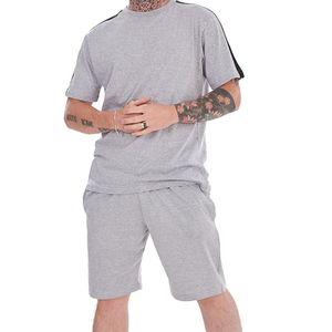 Ensemble estival élégant pour homme, haut et short assortis, tissu respirant et doux, coupe décontractée, idéal pour les voyages par temps chaud, la plage et les entraînements. - Product Image 6