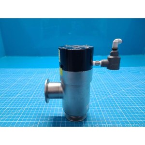Vanne d'angle MKS 99B05558, Condensateur variable RF, Utilisé comme pièce détachée pour équipement semi-conducteur d'époque - Product Image 2