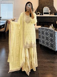 Conjunto de traje Sharara tradicional bordado Fox Georgette al por mayor para mujer con trabajo de codificación y dupatta de 2.2M para todas las estaciones - Product Image 1