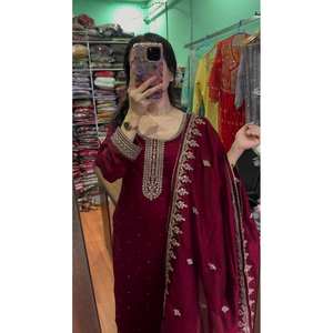 ชุดพื้นล่างสุดสวยและดูกัตตาพร้อมชุดปักลำดับไซส์ XL - Product Image 1