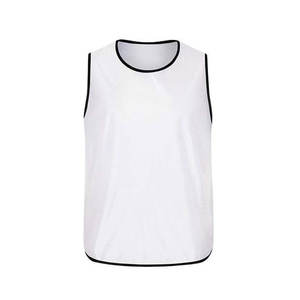 Chaussettes de football Premium respirantes, légères, durables, douces, à séchage rapide, confortables pour l'entraînement en extérieur et les entraînements d'équipe - Product Image 1