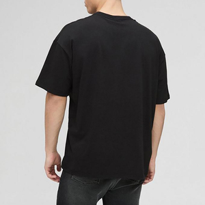 เสื้อยืดโอเวอร์ไซส์สีดำสำหรับผู้ชาย พิมพ์ลายตัวอักษรสีส้มซีดด้านหน้า สไตล์สตรีทแวร์ลำลอง แขนสั้น คอกลม - Product Image 5