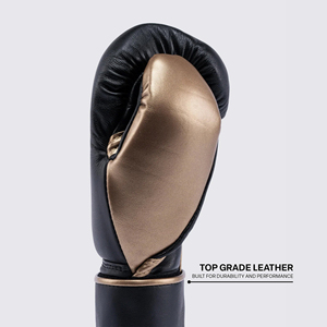 Gants de boxe et de sparring robustes en cuir véritable noir et or pour le kickboxing et le Muay Thai, personnalisables avec logo - Product Image 3