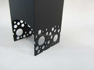 Jardinières extérieures en métal personnalisées fantaisie avec revêtement en poudre noire parfaites pour l'affichage de fleurs de fenêtre élégante et la décoration de jardin - Product Image 6