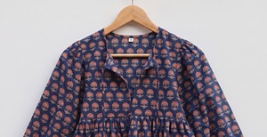 เสื้อกล้ามผ้าฝ้ายผู้หญิงลายดอกไม้บาติกวาดมือ แต่งโบว์ลูกไม้ ระบายอากาศได้ดี เป็นมิตรกับสิ่งแวดล้อม สวมใส่สบาย เหมาะสำหรับเป็นของขวัญ ขายส่ง - Product Image 5
