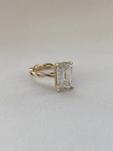 Anillo de Halo con Diamante Cultivado en Laboratorio de 3.01CT VS1, Corte Esmeralda, Oro Sólido de 18K, Anillo de Compromiso Único para Parejas - Product Image 4