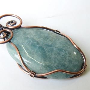 Pendentif pour enfants en alliage de cuivre avec cabochon lisse en aquamarine, enveloppé de fil, pierre de bonne qualité certifiée, bijoux tendance et décontractés - Product Image 1