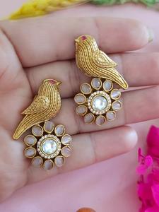 Elegantes Pendientes de Moissanita de Primera Calidad en Latón Chapado en Oro para Mujer, Ideales para Fiestas Nocturnas - Product Image 4