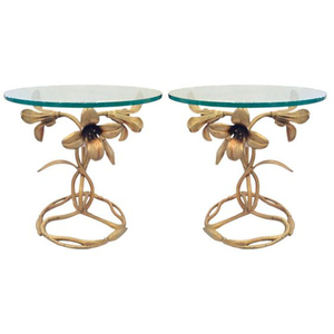 Mesa de centro y auxiliar de lujo con diseño floral, base de aluminio fundido chapado en oro de alta calidad y tapa de cristal redonda, procedente de la India. - Product Image 1