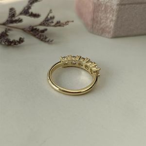 Bague de mariage de luxe en or 14 carats avec 5 diamants ronds, alliance d'anniversaire, fabricant de bijoux fins - Product Image 5