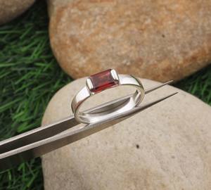 แหวนเงินแท้ 925 ประดับพลอยโกเมนสีแดงทรงเรียบง่าย สไตล์มินิมอล เหมาะสำหรับงานแต่งงาน งานปาร์ตี้ ทำด้วยมือ คลาสสิก โบโฮ สวยงาม โดดเด่น - Product Image 3