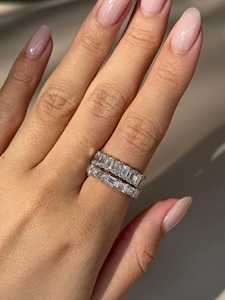 Bague de mariage en diamant de laboratoire émeraude East West, bague d'éternité à taille émeraude, demi-bague d'éternité en or 14 carats avec émeraude - Product Image 6